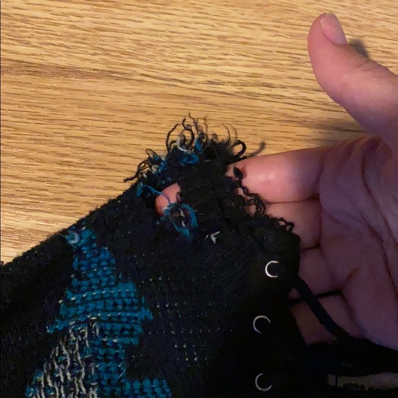 LF FOAK VINTAGE LACE UP SWEATER - Picture 4 of 5